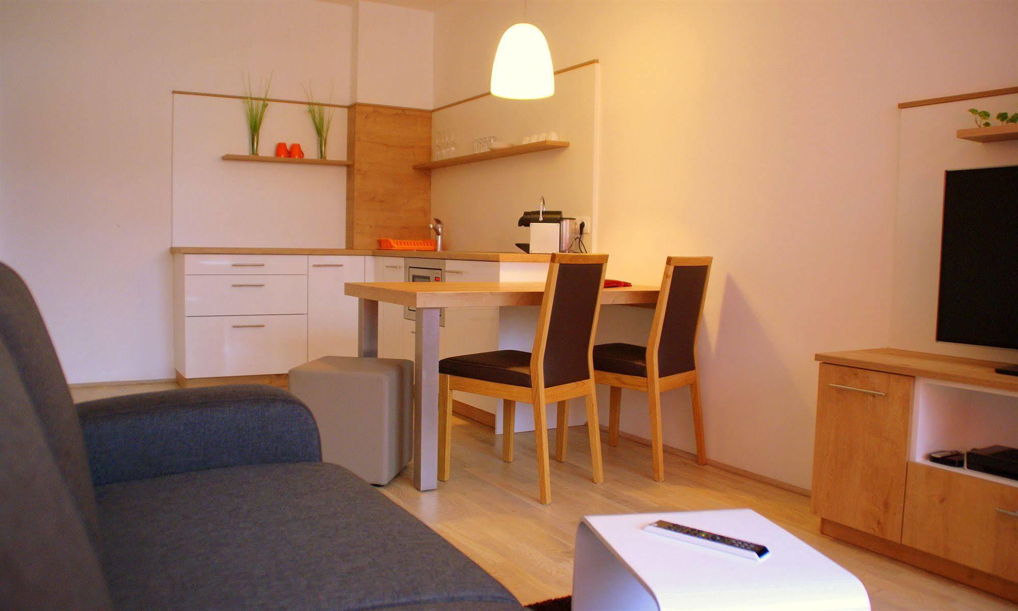 Servus Vienna Karlsplatz Екстериор снимка