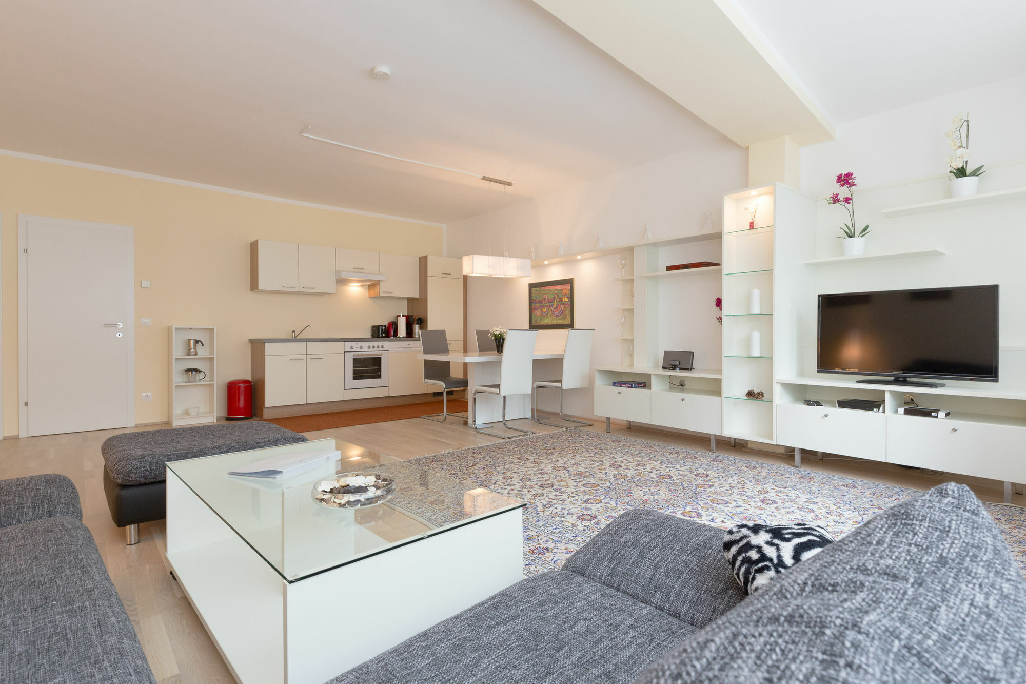 Servus Vienna Karlsplatz Екстериор снимка